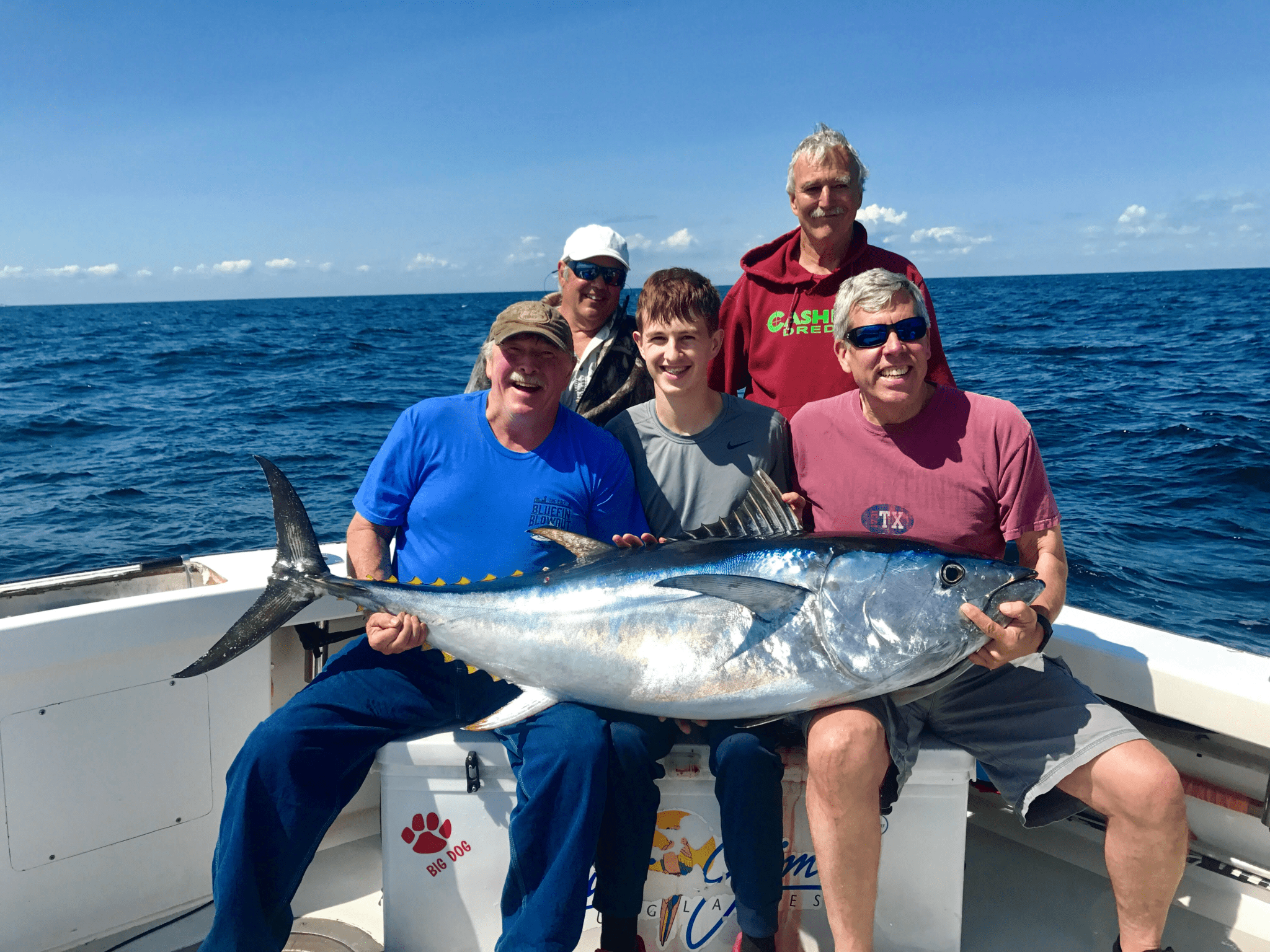 Тунец размеры фото. Тунец Bluefin. Тунец Tuna man. Рыбалка на тунца. Морская рыбалка тунец.